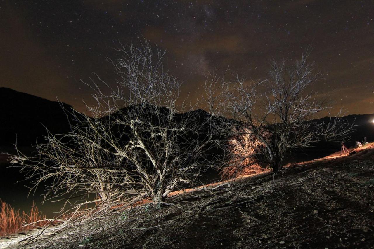 Mesoncillo Neo Villa Hornos Buitenkant foto