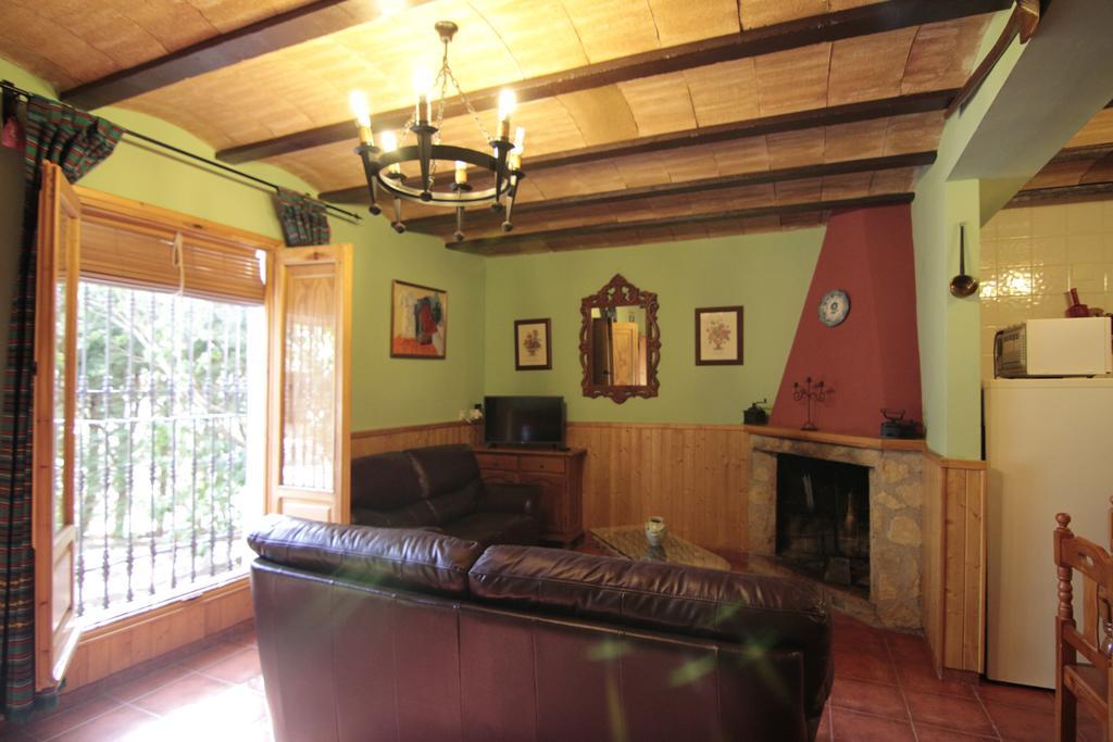 Mesoncillo Neo Villa Hornos Buitenkant foto