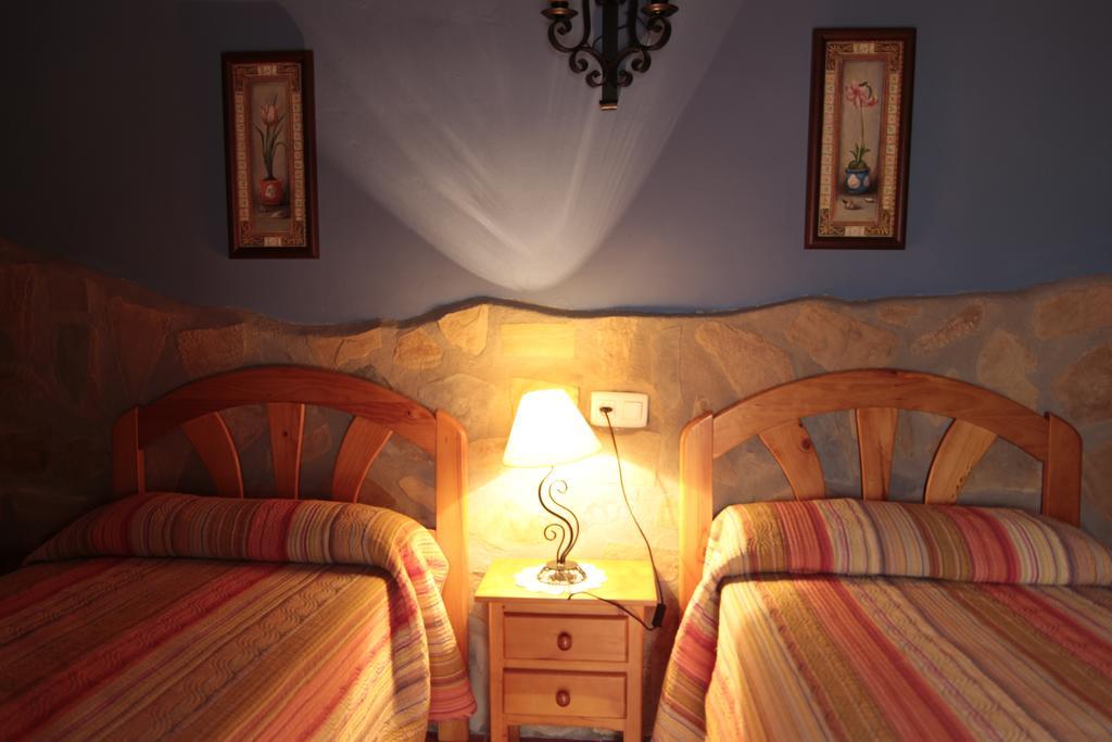 Mesoncillo Neo Villa Hornos Buitenkant foto