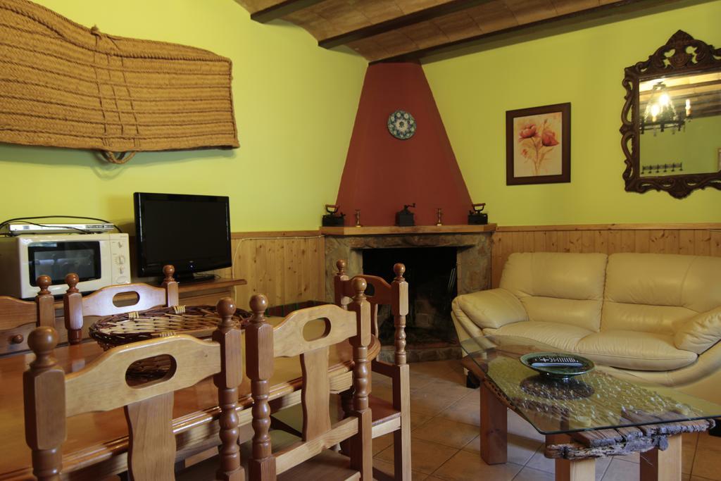 Mesoncillo Neo Villa Hornos Buitenkant foto