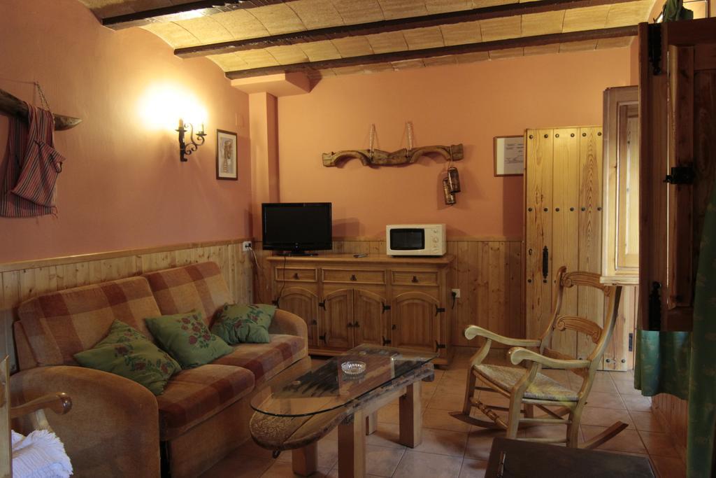 Mesoncillo Neo Villa Hornos Buitenkant foto